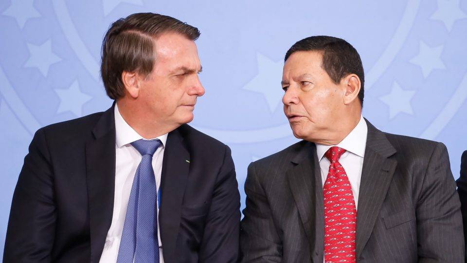 Com medo de golpe Bolsonaro exclui o vice-presinte Mourão de compromissos do Governo