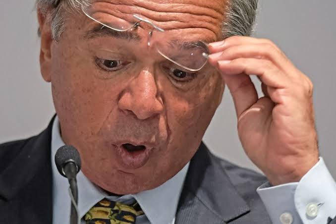 Paulo Guedes quer tributar lucros e dividendos