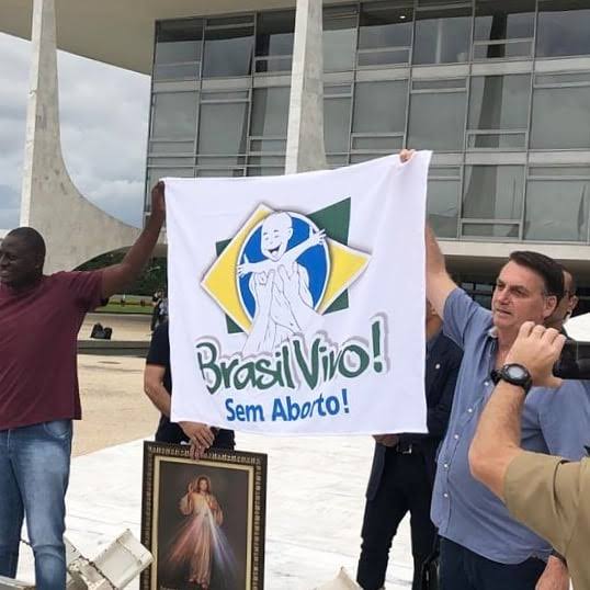 Bolsonaro quer criar Dia de Conscientização sobre Riscos do Aborto