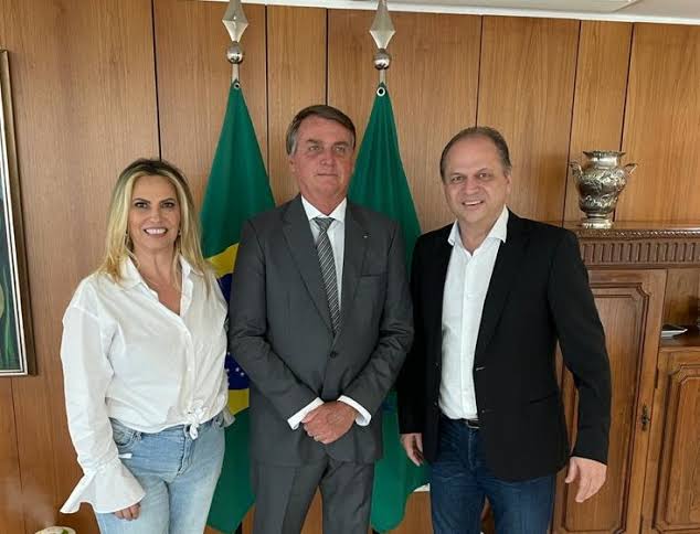 Mulher de líder do Centrão é nomeada por Bolsonaro para Itaipu