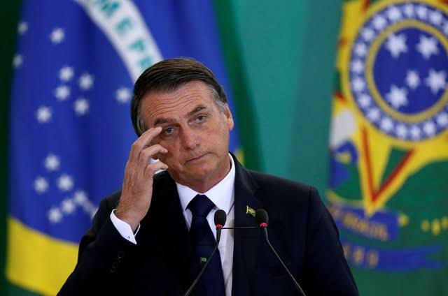 Oposição envia ao congresso 14 projetos para derrubar aumento de salário de Bolsonaro que fura o teto